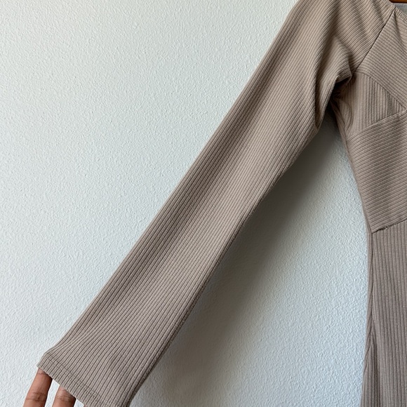 Dress - Picture 5 of 7